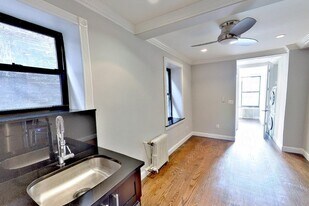 325 E 5th St, Unit E4 in New York, NY - Building Photo