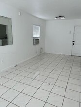 2435 SW 26th St in Miami, FL - Building Photo - Building Photo