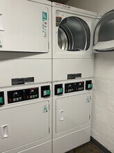 6314 Friars Rd, Unit 301 in San Diego, CA - Foto de edificio - Building Photo