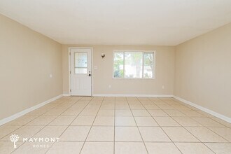 7914 Bracken Dr in Port Richey, FL - Foto de edificio - Building Photo