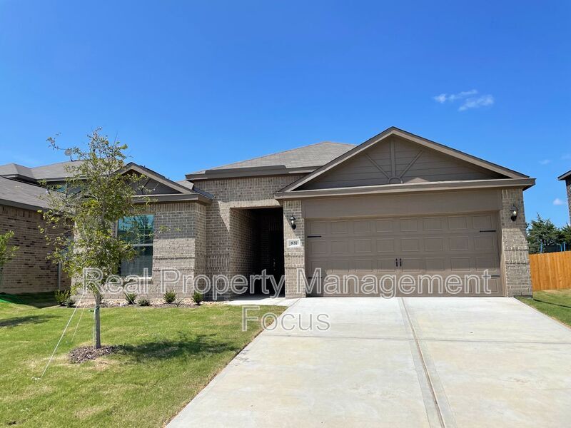 837 Clark Dr in Ferris, TX - Building Photo