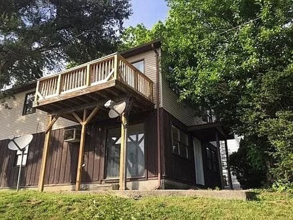 441-443-443 Overhill St in Morgantown, WV - Building Photo