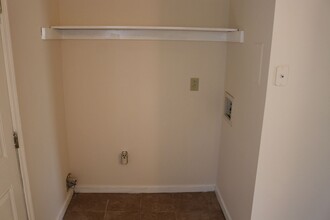 3727 Willow Creek Rd in Nashville, TN - Building Photo - Building Photo