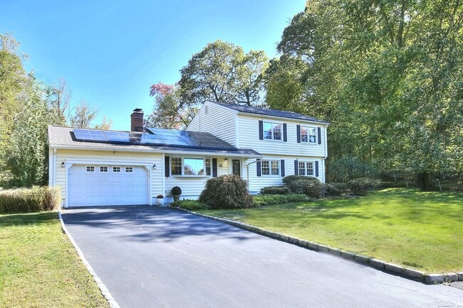 property at 19 Woodchuck Ct