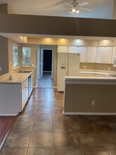 8316 Summerside Ln in Port Richey, FL - Building Photo - Building Photo