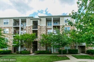 13397 Connor Drive, Unit J in Centreville, VA - Building Photo - Building Photo