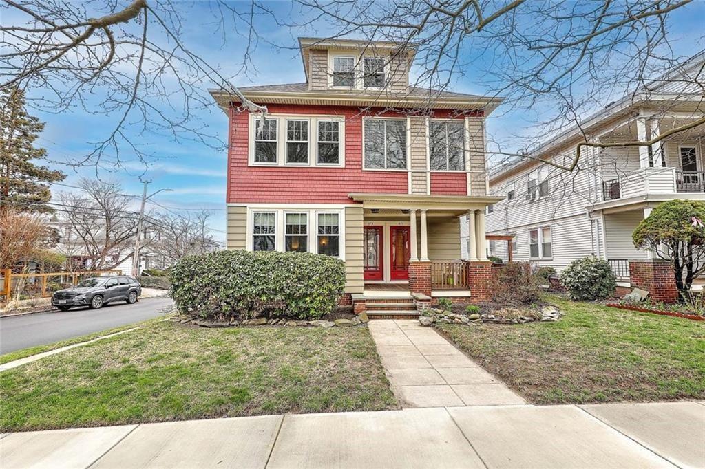 371 Mt Pleasant Ave in Providence, RI - Building Photo