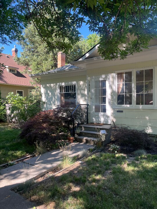 1611 N 18th St in Boise, ID - Foto de edificio