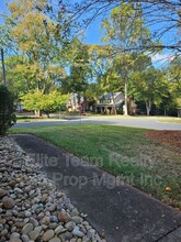 10443 Sardis Oaks Rd in Charlotte, NC - Building Photo - Building Photo