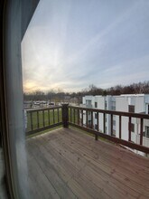 1675 Cedarwood Dr, Unit L in Westlake, OH - Foto de edificio - Building Photo