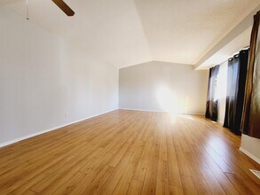 611 Willow Ct NW in Edmonton, AB - Building Photo - Building Photo