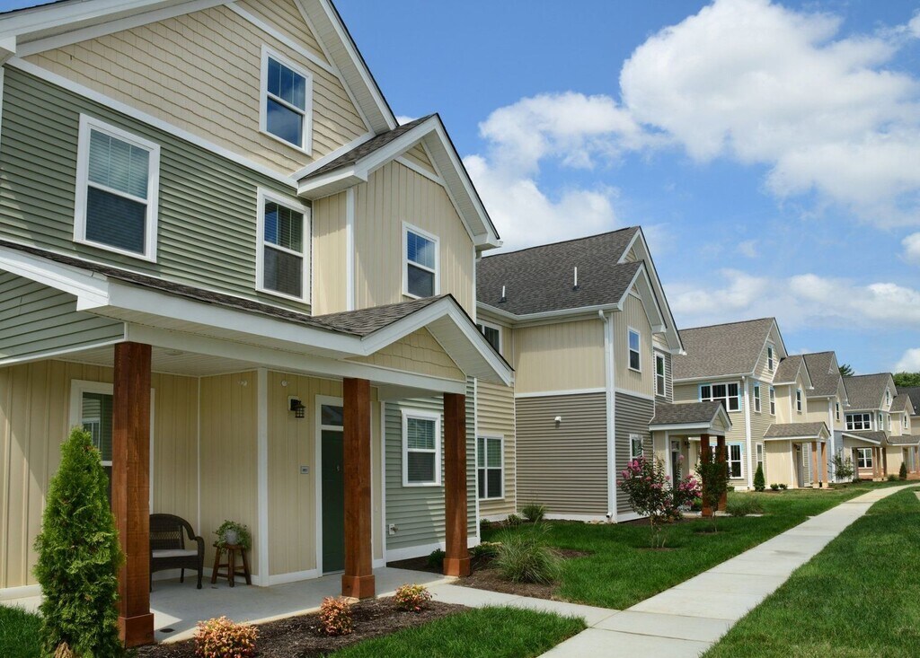 Cottages at Cades Cove Maryville, TN Apartments