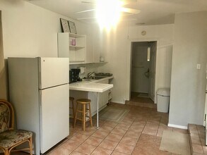 3234 Lexington St in Sarasota, FL - Building Photo - Building Photo
