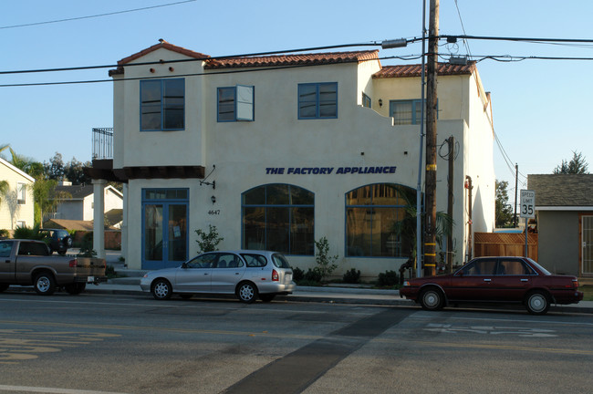 4647 Carpinteria Ave in Carpinteria, CA - Foto de edificio - Building Photo