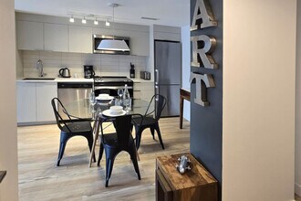 1020 Rue de Bleury in Montréal, QC - Building Photo - Building Photo