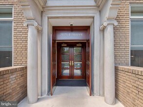 2425 L St NW in Washington, DC - Building Photo - Building Photo