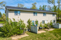 C Street Townhomes in Cedar Rapids, IA - Building Photo - Building Photo