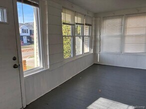 901 Longfellow Ave in Royal Oak, MI - Building Photo - Building Photo
