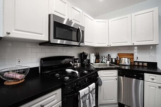 2033 2nd Ave in New York, NY - Building Photo - Building Photo