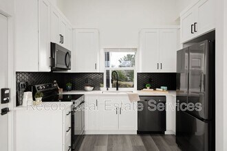 1638 Elm Ave in San Diego, CA - Building Photo - Building Photo