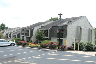 Stonegate Apartments in Manchester, MO - Building Photo - Building Photo