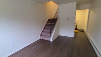 Canal Street Associates in Pittsburgh, PA - Foto de edificio - Building Photo