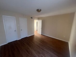 3260-3266 Kabel Dr in New Orleans, LA - Building Photo - Building Photo