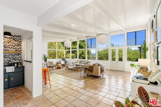 19783 Valley View Dr in Topanga, CA - Building Photo - Building Photo