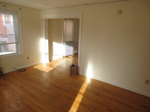 23 Fountain St in Bangor, ME - Foto de edificio - Building Photo