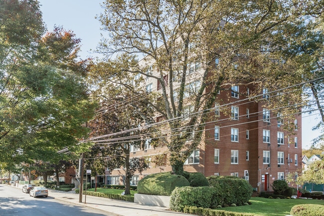 Belcrest House Apartments in Jamaica, NY - Foto de edificio - Building Photo