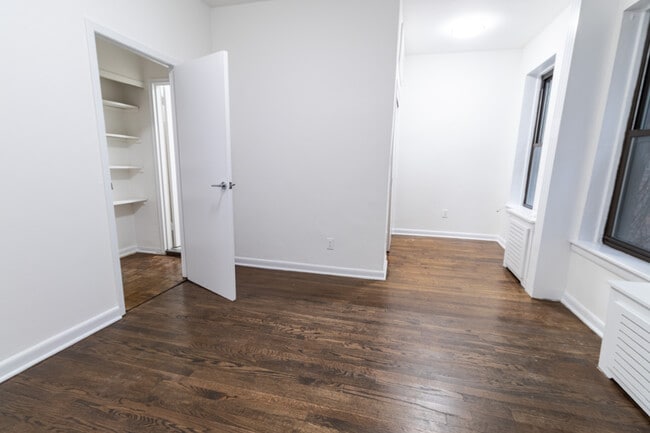 328 E 30th St, Unit 1 in New York, NY - Foto de edificio - Building Photo