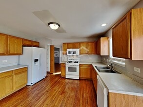 897 Pembrook Ln in Bolingbrook, IL - Foto de edificio - Building Photo
