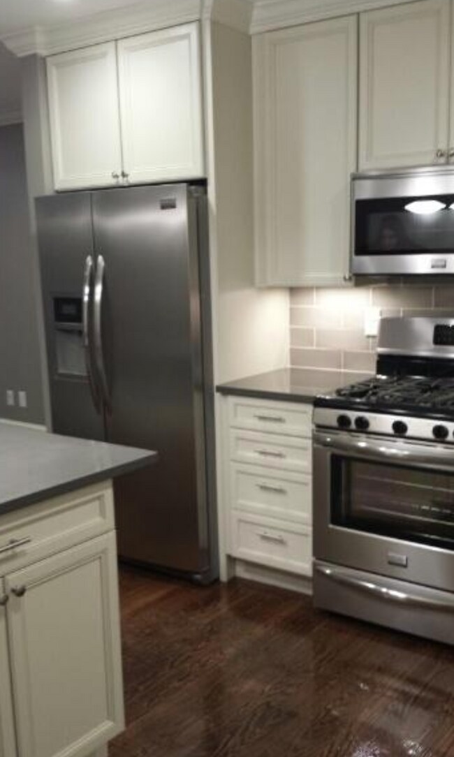 384 Langley Rd, Unit 304 in Newton, MA - Building Photo - Building Photo