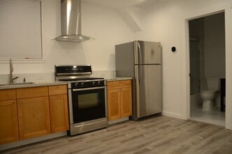 925A Southgate Avenue in Daly City, CA - Building Photo - Building Photo