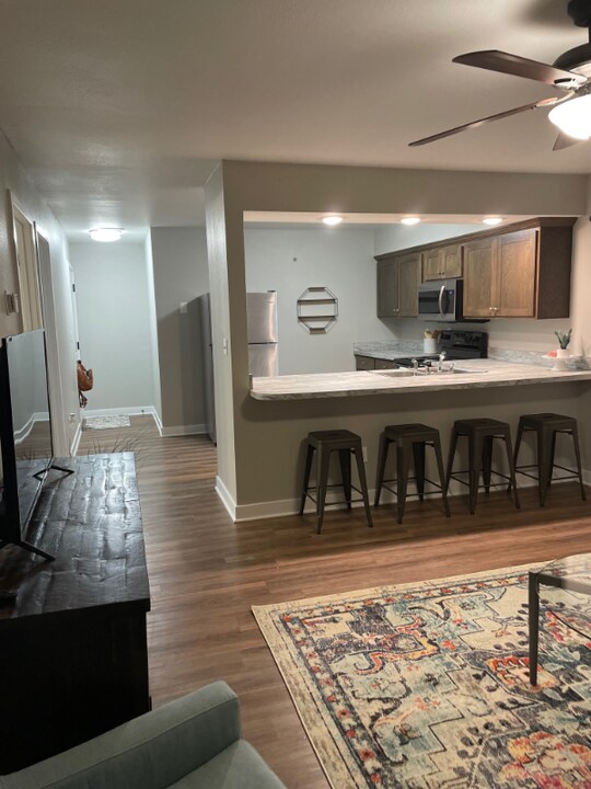 1086 Mace Rd in Osage Beach, MO - Building Photo