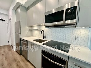 1274-1274 Devonshire Ave in Kelowna, BC - Building Photo - Building Photo