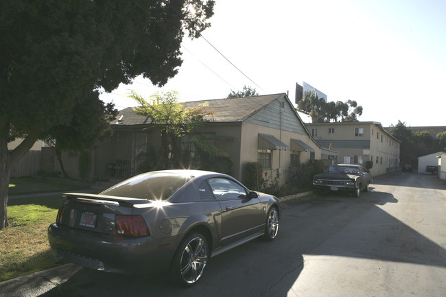 9322-9324 Park St in Bellflower, CA - Building Photo - Building Photo