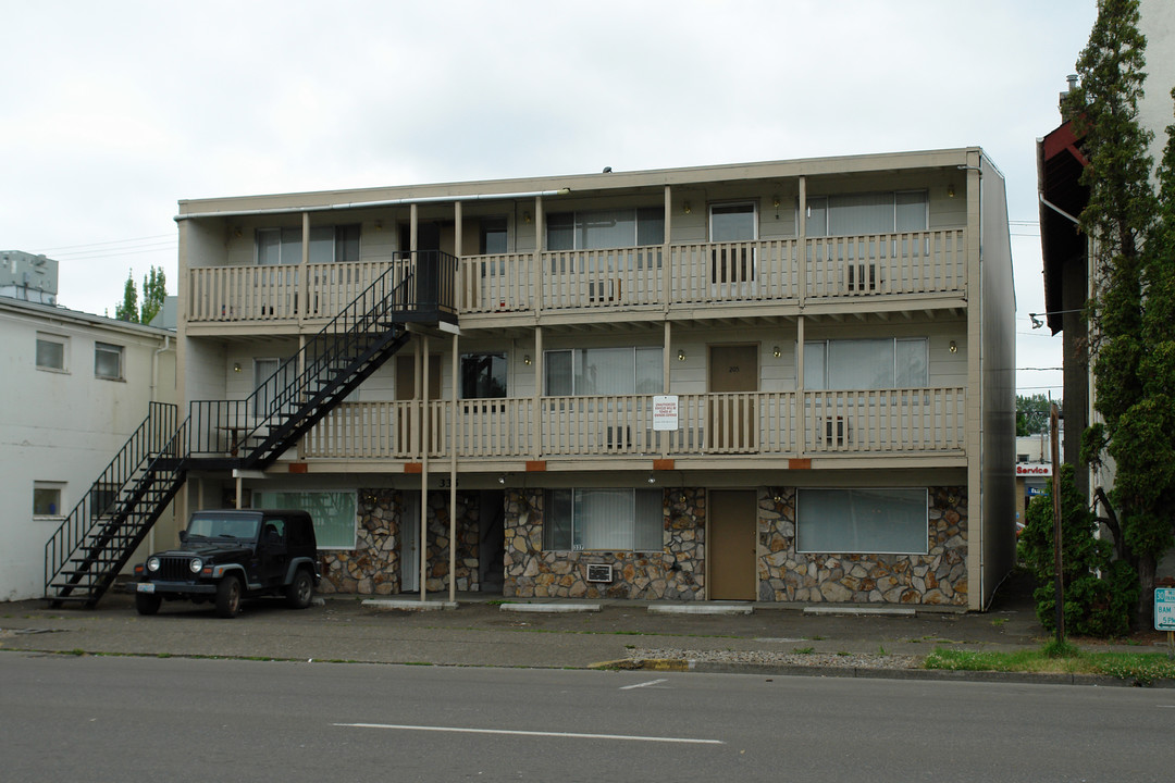 335-337 SW 4th St in Corvallis, OR - Building Photo