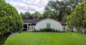 10618 Wolbrook St in Houston, TX - Building Photo