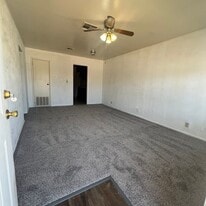 716 Highland Dr in Waukomis, OK - Building Photo