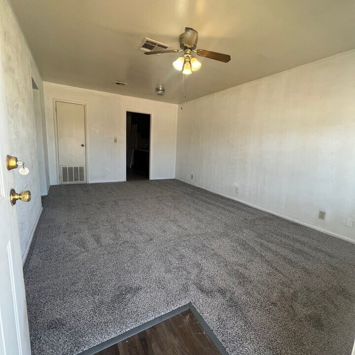 716 Highland Dr in Waukomis, OK - Building Photo