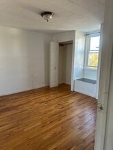 131 Sayre St, Unit 2nd Fl in Elizabeth, NJ - Foto de edificio - Building Photo