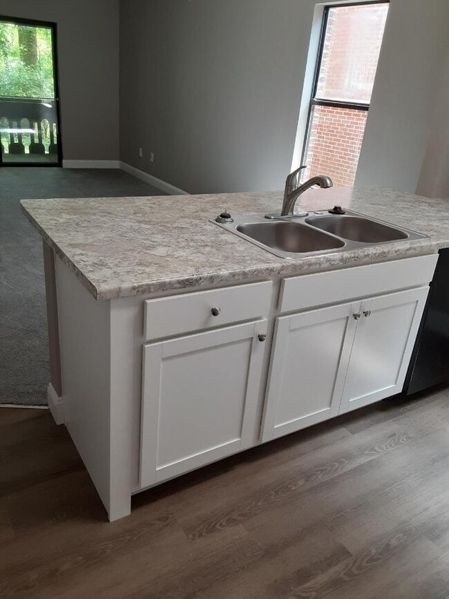 46 Campbell Dr, Unit 7