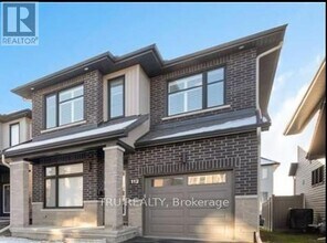 112 Minikan St in Ottawa, ON - Building Photo - Building Photo