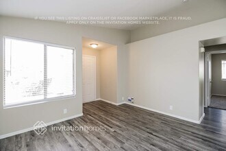 15725 W Smokey Dr in Surprise, AZ - Building Photo - Building Photo