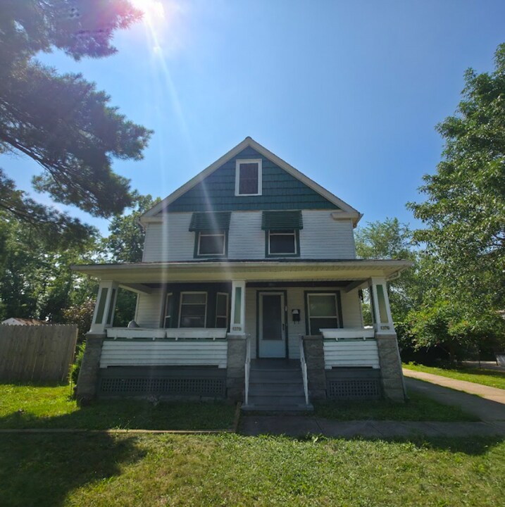 1376 E 187th St in Cleveland, OH - Building Photo