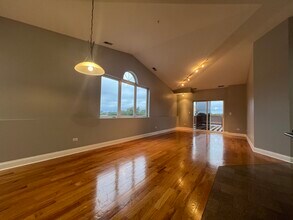 2801 W Ardmore Ave in Chicago, IL - Building Photo - Building Photo