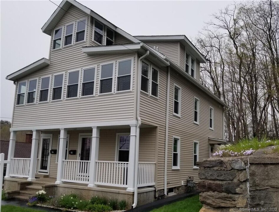 29 Borough St in Torrington, CT - Building Photo
