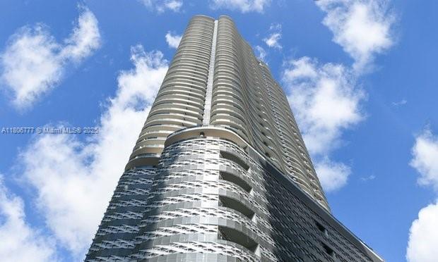property at 1000 Brickell Plz