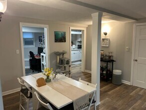 2 Greenwood St, Unit 7 in Melrose, MA - Foto de edificio - Building Photo